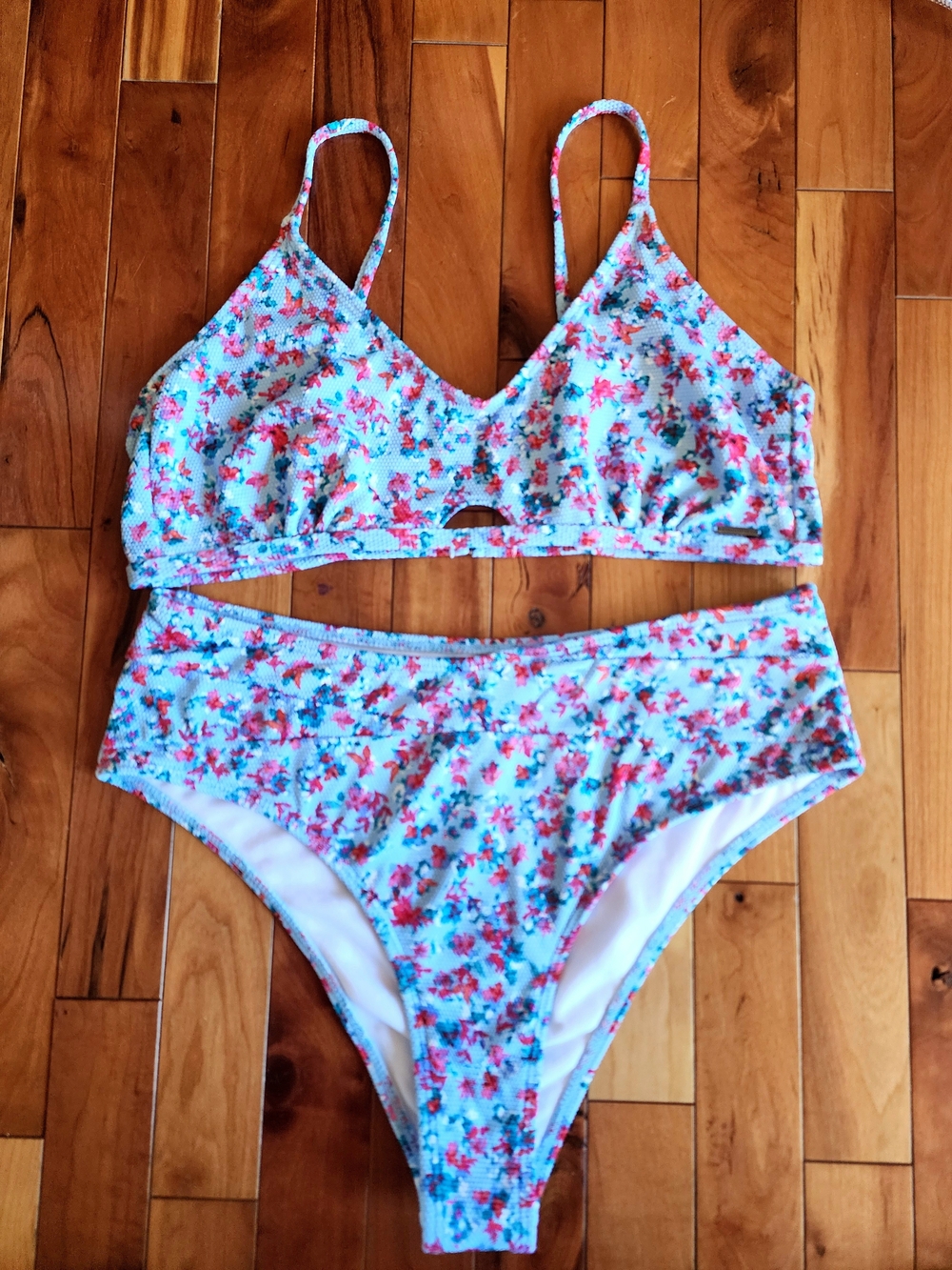 Aéropostale Floral Two‑Piece Swimsuit — Size L/G, High‑Waisted